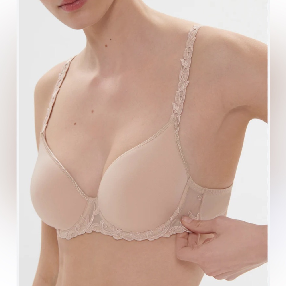 Simone Perele Nude Embroidered Underwire Bra size 38E NWOT